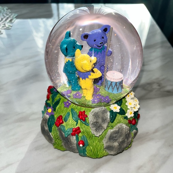 Rare 1999 Grateful Dead Bear Musical Snow Globe Excellent Condition Vintage HTF - Picture 2 of 5